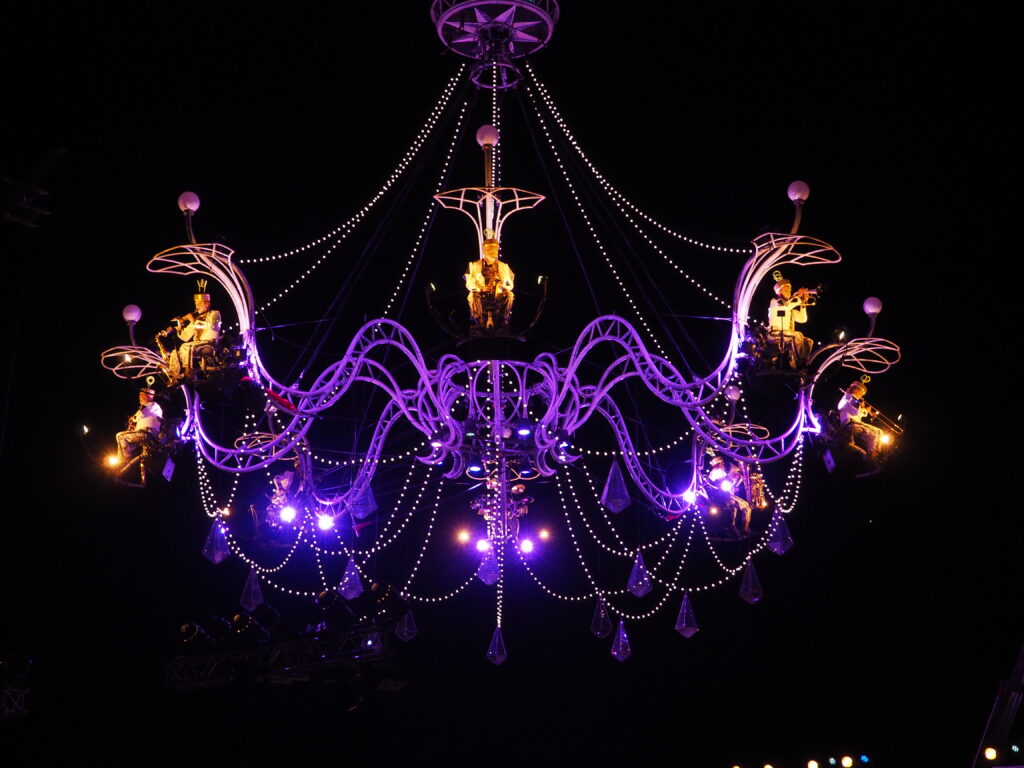 Cristal Palace by Transe Express chandelier