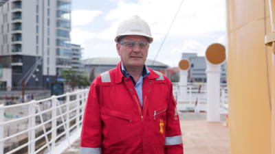 People on the Mile Harland and Wolff